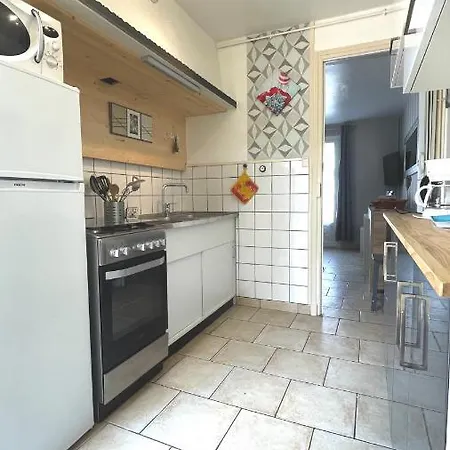 A Quelques Pas De La Avec Jardin *